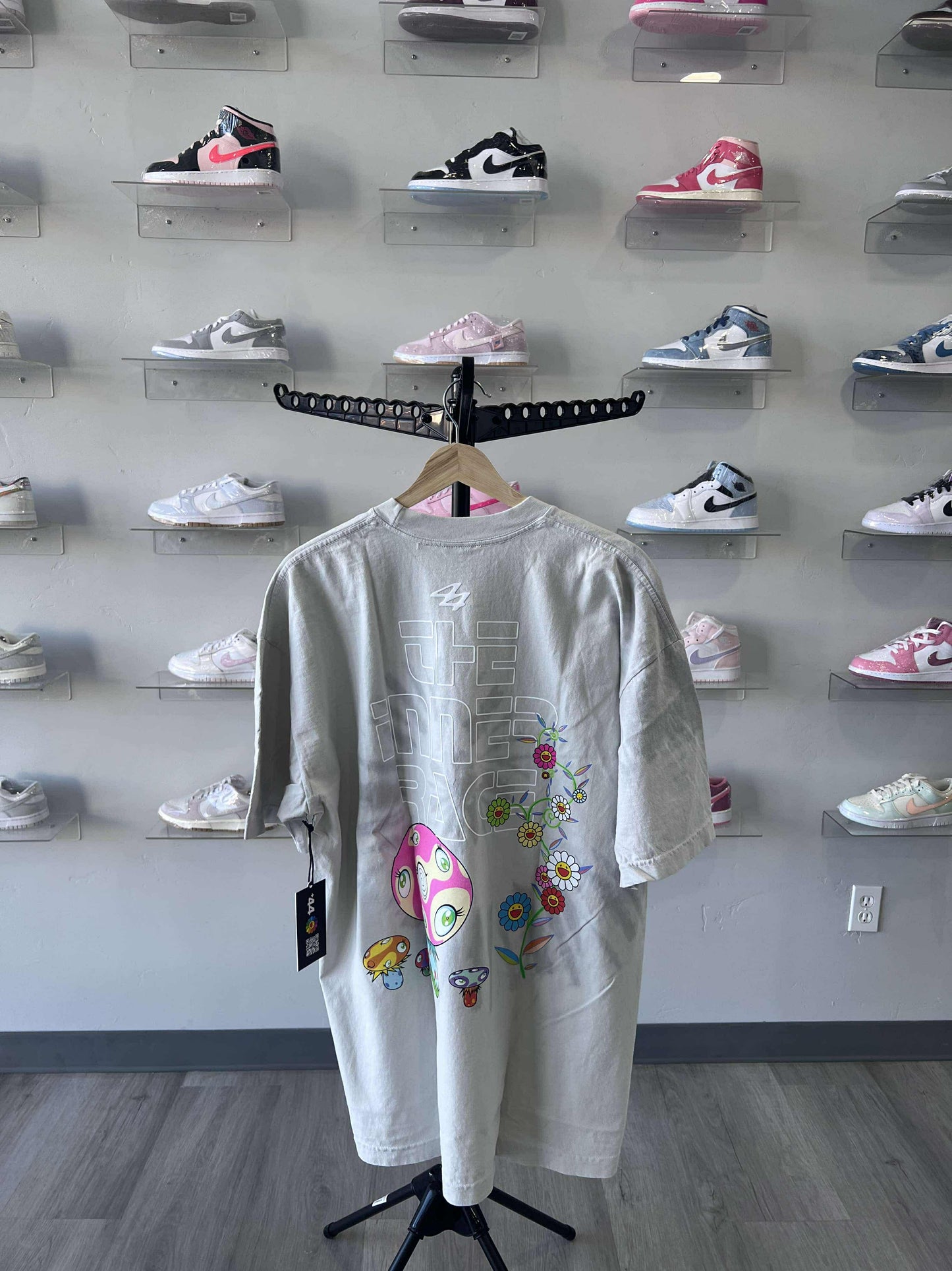 44xTakashiMurakamiWorldTourTeeGreyIcySociety