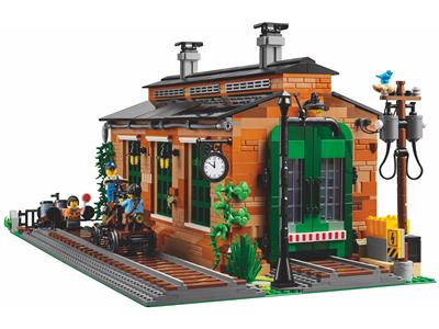 910033LEGOOldTrainEngineShedIcySocietySLC